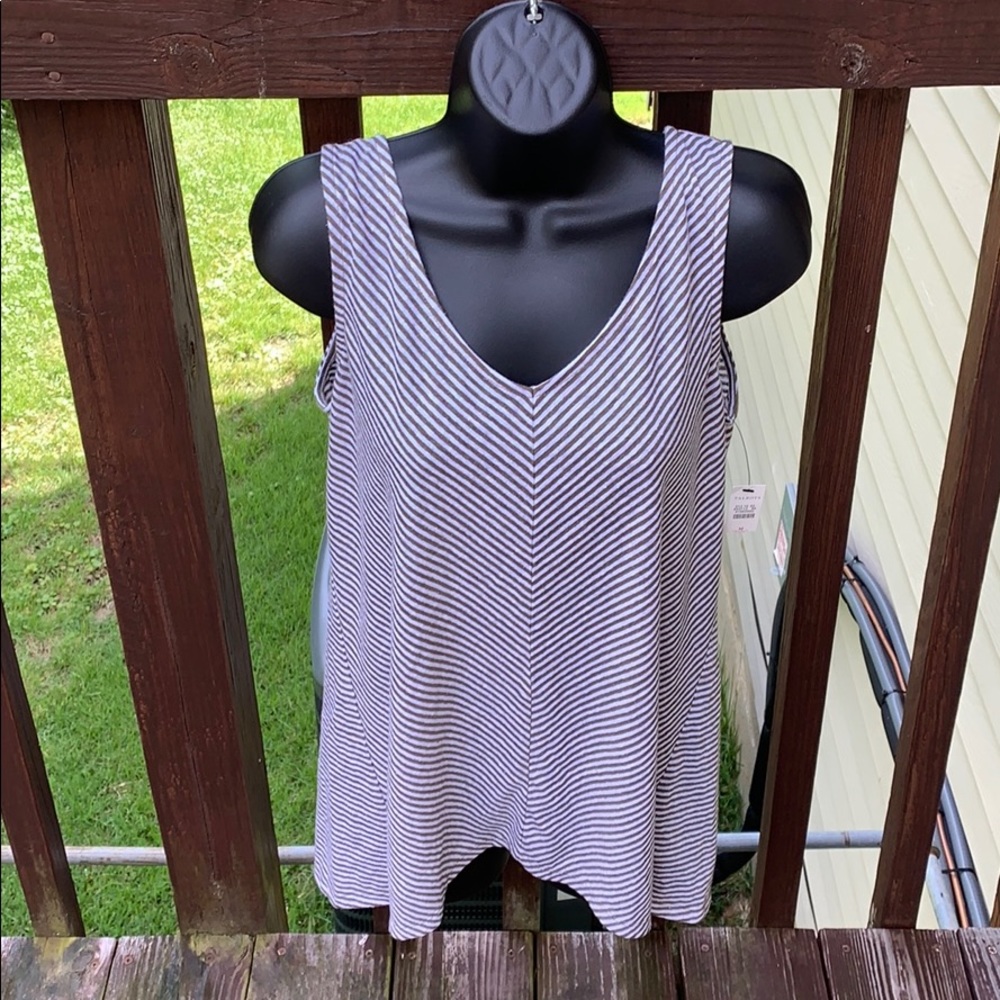 Talbots sleeveless top size medium